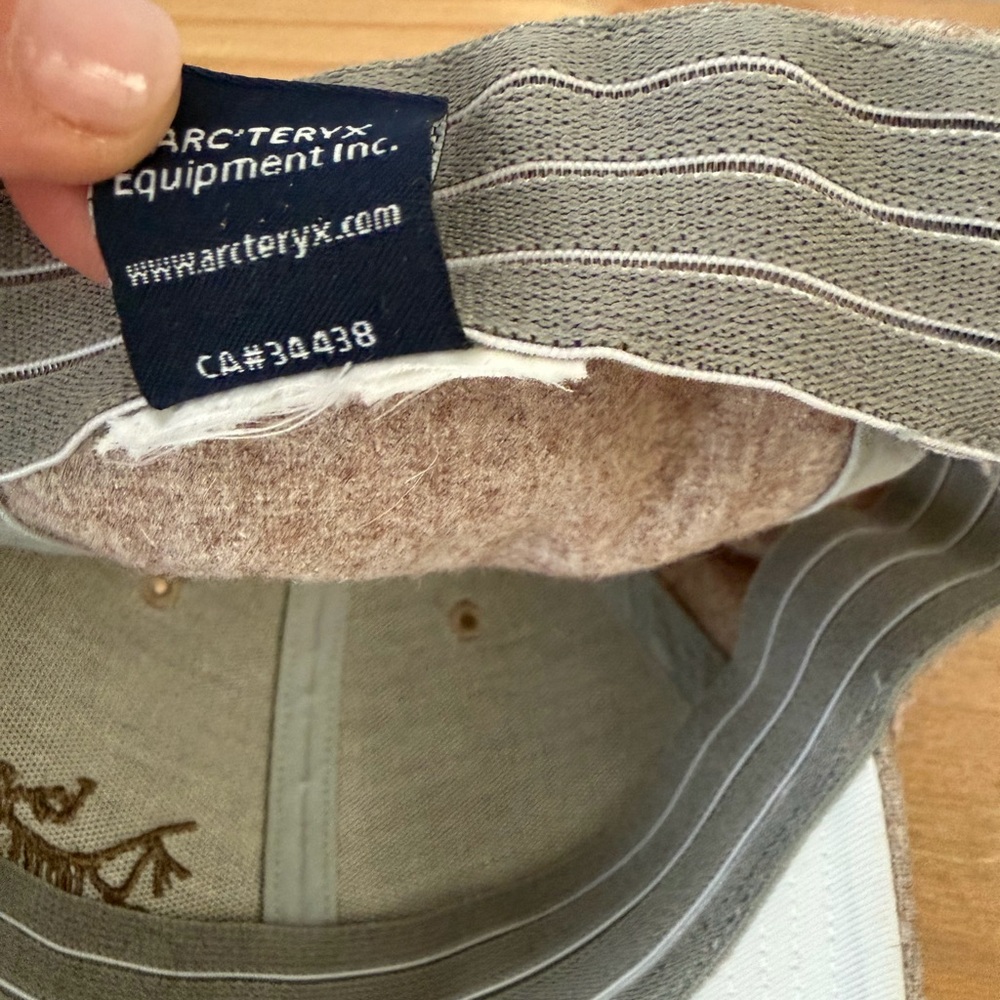 Arc’teryx Dark Beige Wool Blend Ball Cap Fitted. Like New. Excellent Condition. - Picture 7 of 7